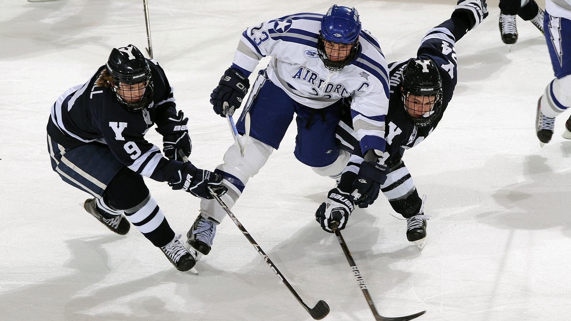 球场硬汉变身厨房新手，洛佩斯亮相前妻旺达厨艺节目坦言昔日依赖冷冻食品度日