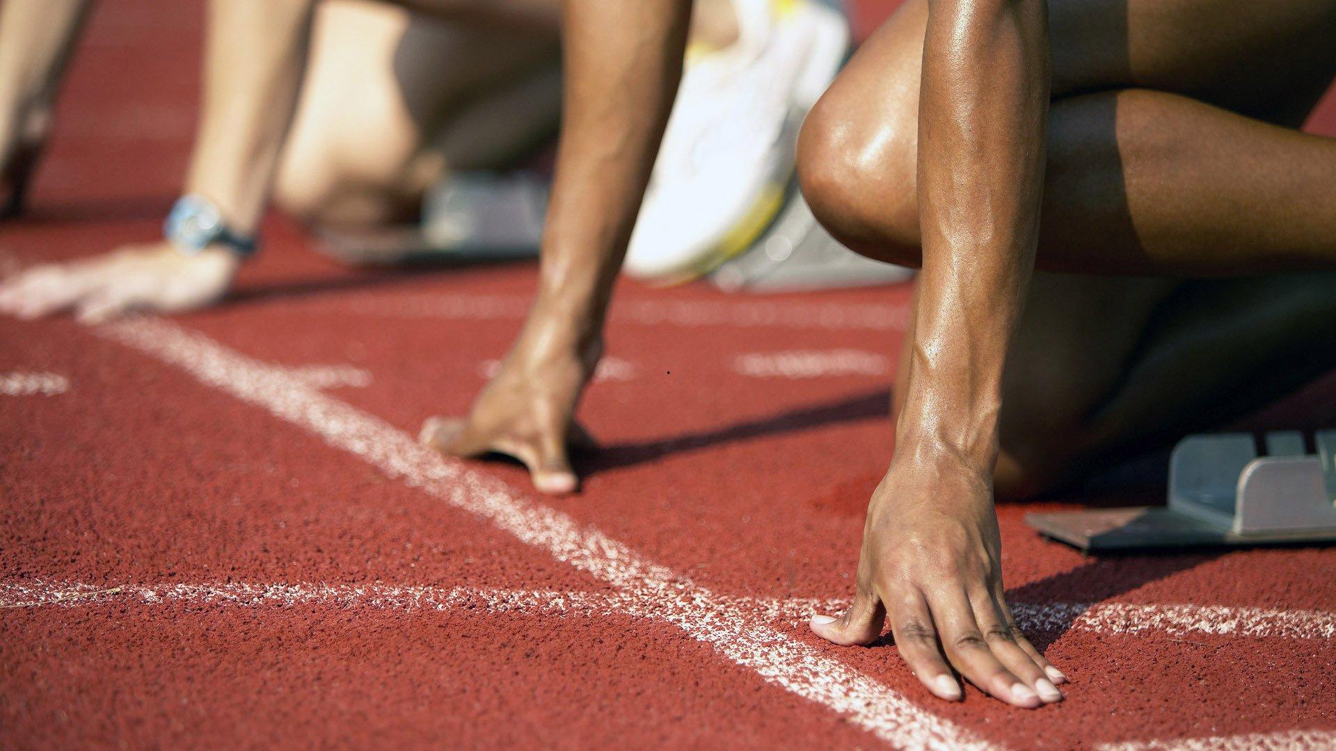 中国男篮亚预赛首战告负，郭艾伦受罚、李根争议事件引关注